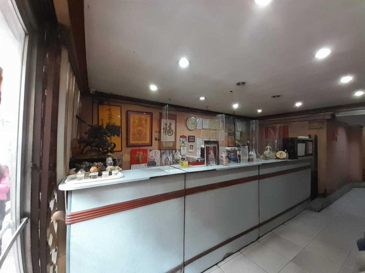 Oyo 1011 First Hotel Manila Exterior photo